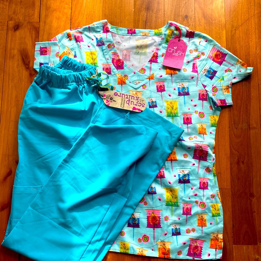 Scrub set